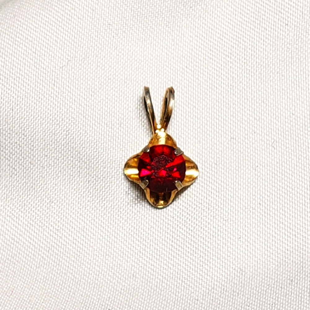 Red Stone/Gold Pendant